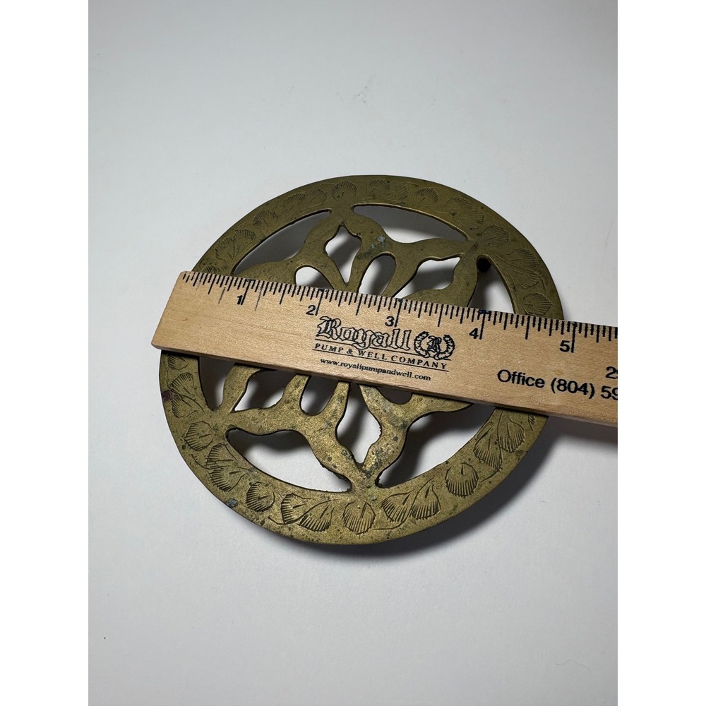 Vintage Solid Brass Round Floral Trivet Etched Leaf Three Footed - Picture 4 of 5